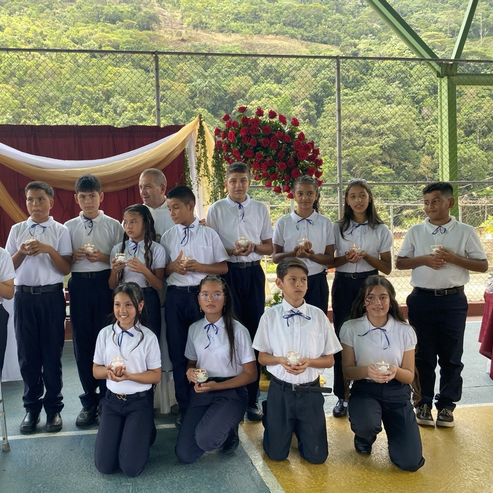 Frontera Digital, Diario Frontera, Escuela “María Aurora Zambrano” de San Miguel en Zea celebró emotiva misa y acto de grado para estudiantes de inicial y primaria