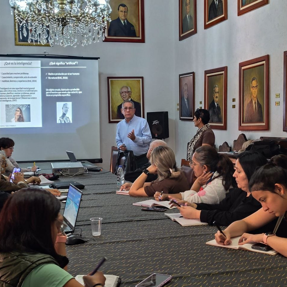 Frontera Digital,  Regionales,  Academia de Mérida dicta taller de Inteligencia Artificial Generativa