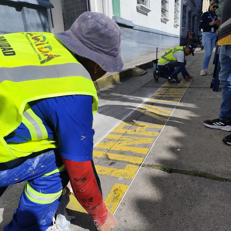 Frontera Digital,  Regionales,  La Alcaldía de Libertador ejecuta trabajos de demarcación vial 
para proteger espacios estratégicos