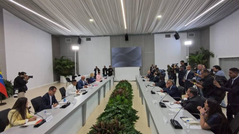 Diario Frontera, Frontera Digital,  Nacionales, ,Los comunicados de ambas AN de este 6 de agosto variaron más en la redacción con respecto al 1 de agosto. Lo común fue el acuerdo de principios como la protección de los derechos humanos y políticos de todas las fuerzas y el respeto a la soberanía nacional y popular, además del compromiso de informar sobre los resultados de la primera tanda de reuniones llegado el 12 de agosto.,Metodología, tiempos y principios de la mesa de diálogo: Lo que ven analistas