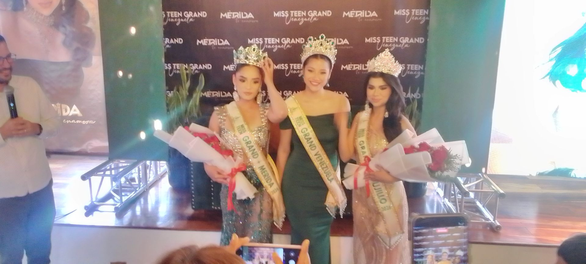 Diario Frontera, Frontera Digital,  Farándula, ,En un conocido restaurante de la ciudad de Mérida, los representantes del Miss Teen Venezuela dieron a conocer su programación para este evento de la belleza que se celebrará en Mérida,Miss Teen Grand Venezuela presentó su programación 
a los medios de comunicación social