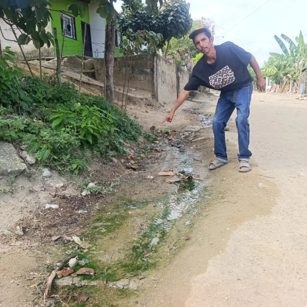 Frontera Digital,  El Vigía Panamericana,  Contaminación y desbordamiento de cloacas afecta a vecinos de Villa Milenio en El Vigía