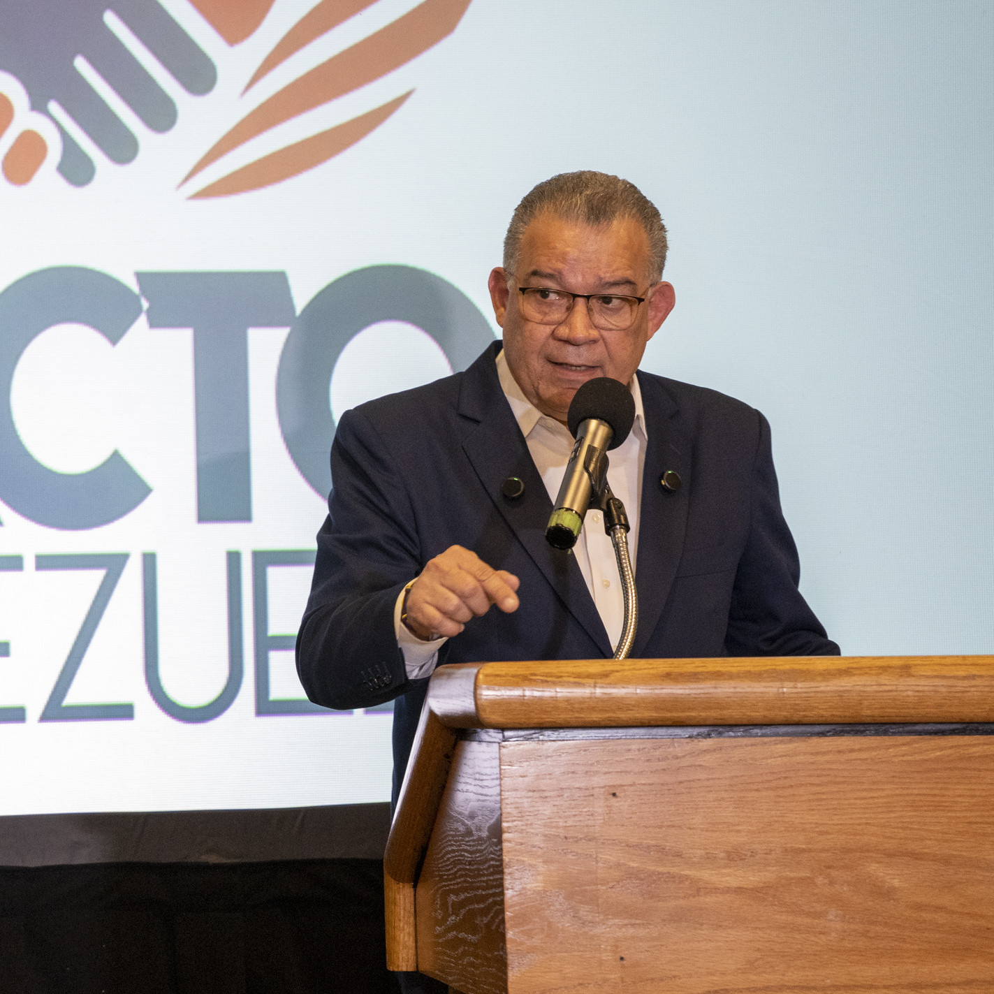 Frontera Digital, Diario Frontera, Enrique Márquez regresa a la escena política: “Quiero ayudar en la transición”