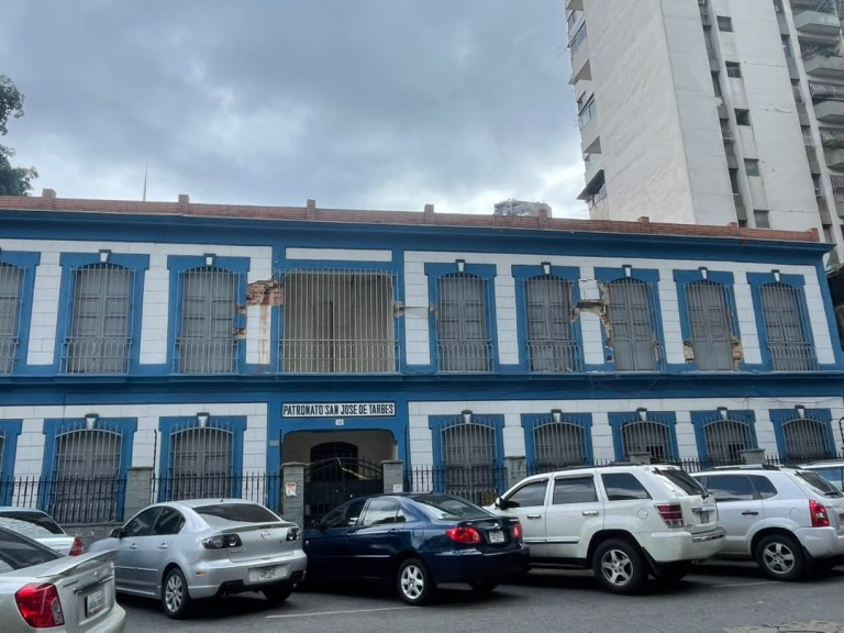 Diario Frontera, Frontera Digital,  Nacionales, ,Entre 6.300 y 7.200 profesores vieron desvanecerse sus aulas de trabajo y en medio de esta devastación y con docentes exhaustos,Aulas en ruinas, maestros sin casa: el sistema educativo en supervivencia