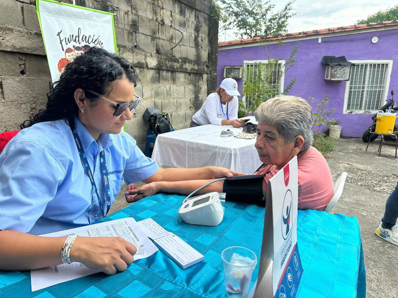 Diario Frontera, Frontera Digital,  El Vigía Panamericana, ,Como parte del abordaje integral, 76 personas recibieron medicamentos gratuitos y 14 fueron beneficiadas mediante sesiones de Terapias Restauradoras. Asimismo, ocho ciudadanos fueron incorporados al censo de discapacidad para su debido seguimiento,Alcalde Lisandro Segura fortalece la atención médico-integral en las comunidades de Alberto Adriani